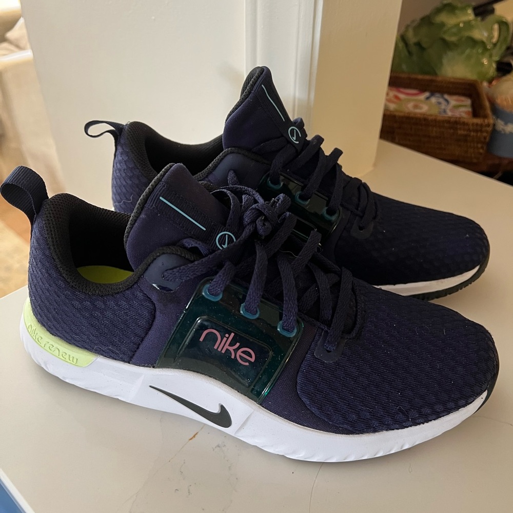 Nike Renew TR10 shoes